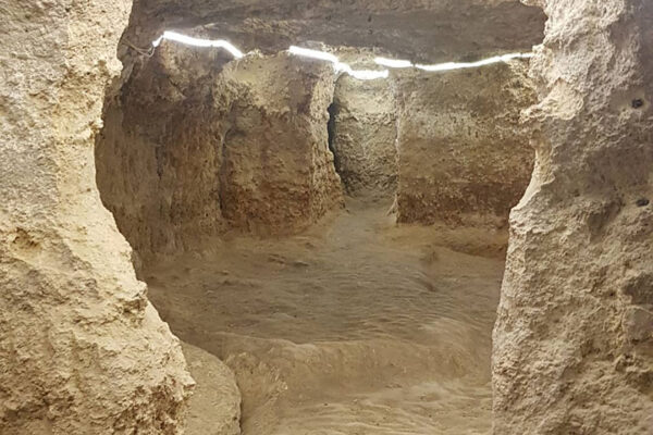 غار رئیس نیاسر؛ نادرترین غار مصنوعی در جهان